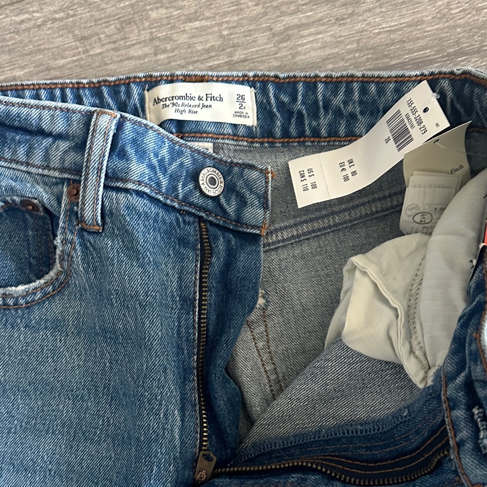 Abercrombie & Fitch High Rise Blue Jeans - Picture 3 of 4